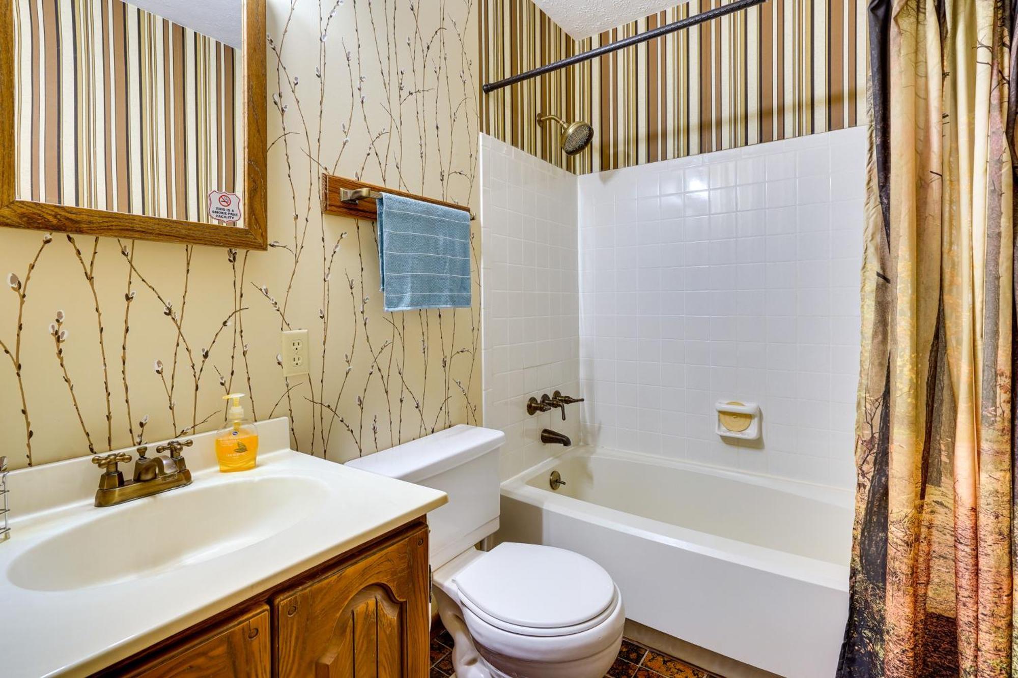 Mount Vernon Howard Cabin Rental About 3 Mi To Apple Valley Lake! מראה חיצוני תמונה